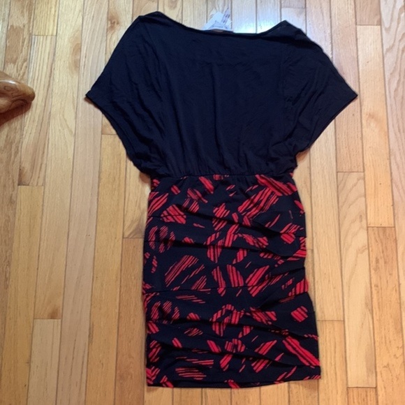 Black and red dress, BCBGeneratiin. - Picture 8 of 10